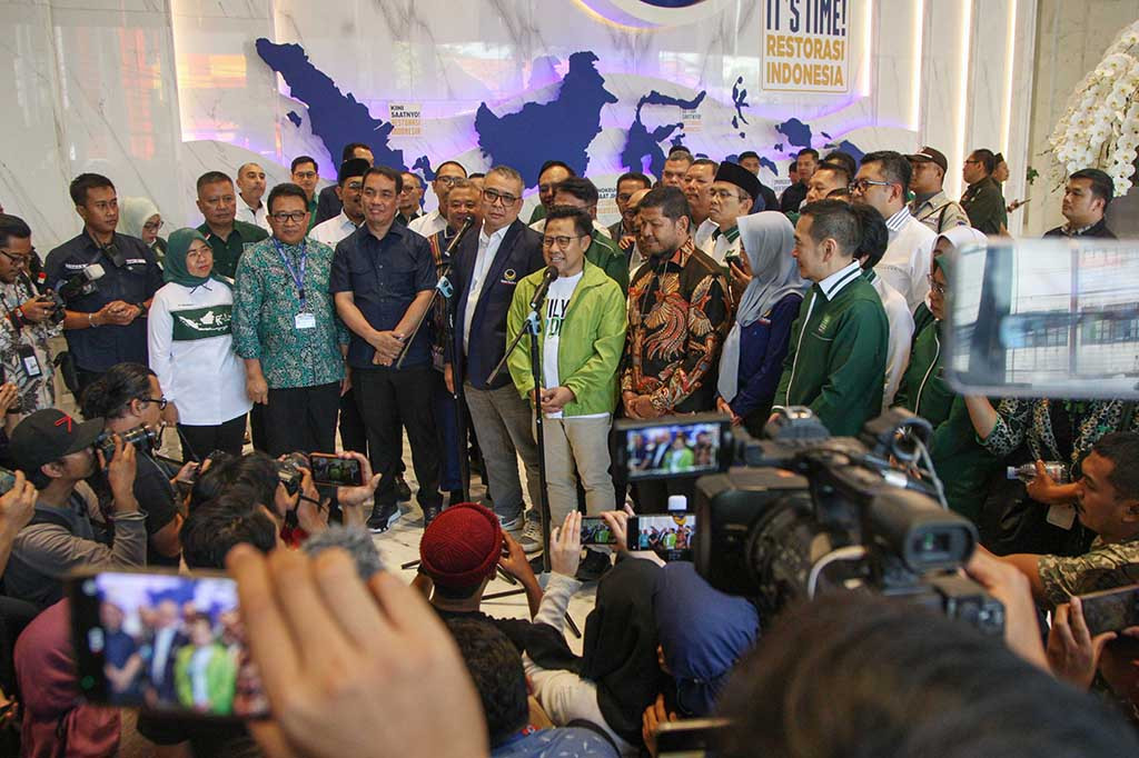 Jajaran pengurus DPP Partai Kebangkitan Bangsa (PKB) bertandang ke NasDem Tower untuk rapat bersama. Ketua Umum PKB Muhaimin Iskandar alias Cak Imin mengatakan pertemuan ini untuk merapatkan barisan pemenangan.