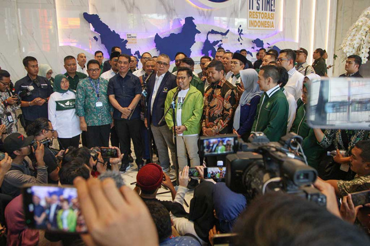 Jajaran pengurus DPP Partai Kebangkitan Bangsa (PKB) bertandang ke NasDem Tower untuk rapat bersama. Ketua Umum PKB Muhaimin Iskandar alias Cak Imin mengatakan pertemuan ini untuk merapatkan barisan pemenangan.