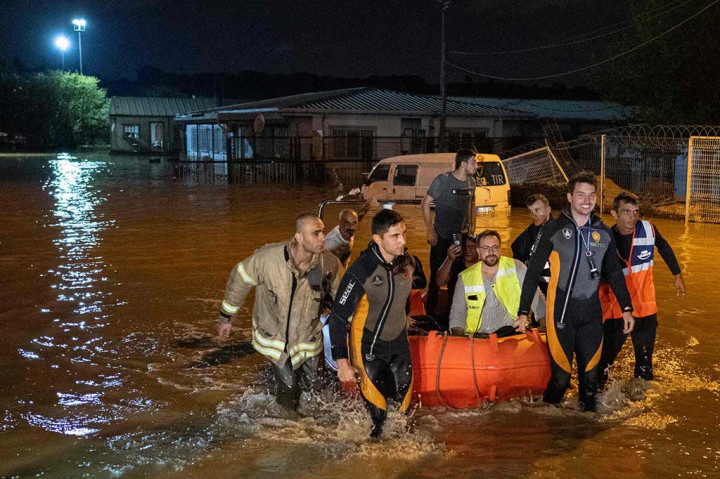 Sedikitnya lima orang tewas setelah banjir bandang akibat hujan lebat mengubah jalan-jalan di Istanbul dan sebagian wilayah barat laut Turki menjadi sungai yang deras, Selasa, 5 September 2023 waktu setempat.