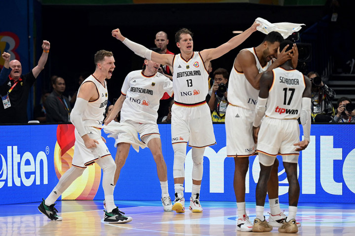 Jerman memulai kuarter keempat dengan sangat baik, dan akhirnya berhasil menang dengan selisih tipis 79-81.