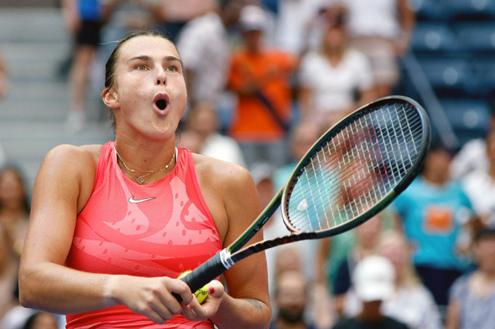 Petenis Belarusia, Aryna Sabalenka melenggang ke babak semifinal US Open setelah mengalahkan petenis Tiongkok, Zheng Qinwen di babak perempat final, Kamis, 7 September 2023 WIB.