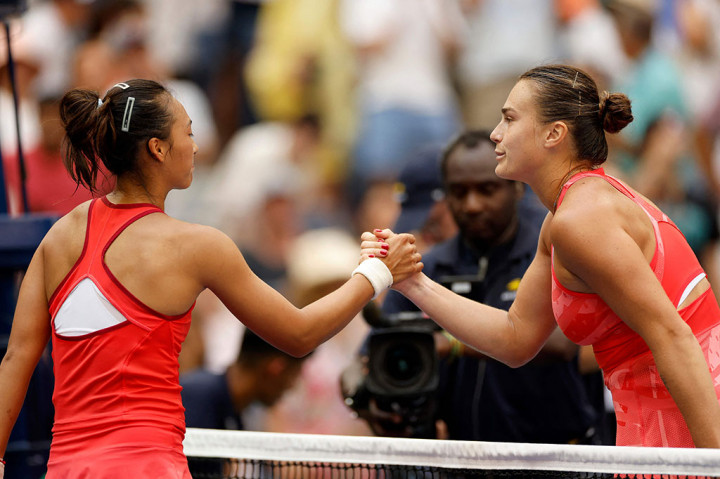 Sabalenka yang merupakan juara Australian Open itu semakin dekat dengan targetnya untuk merebut gelar Grand Slam keduanya usai mengalahkan Zheng di perempat final dua set langsung 6-1, 6-4 dalam waktu 1 jam 13 menit.