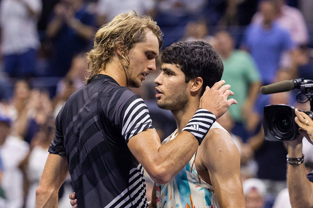 Alcaraz memastikan satu tempat di semifinal US Open setelah mengalahkan Alexander Zverev dua set langsung 6-3, 6-2, 6-4 pada Kamis, 7 September.