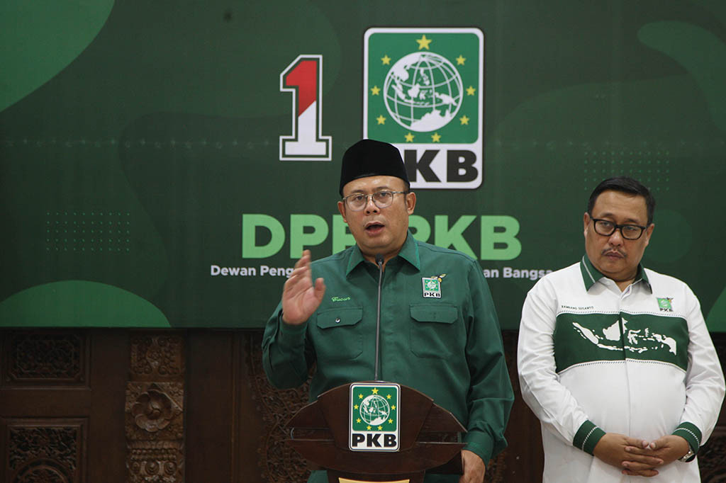 Bakal calon wakil presiden Koalisi Perubahan untuk Persatuan (KPP) Muhaimin Iskandar (Cak Imin) akan menggelar agenda tahunan PKB sekaligus memfokuskan diri secara spiritual dengan berziarah ke makam para Wali Songo. Ketua Panitia Tour Wali Songo PKB Cucun Ahmad Sjamsurijal, di Jakarta mengatakan tour spiritual tersebut akan dimulai dengan perjalanan ziarah dari Makam Sunan Gunung Jati di Cirebon, Jawa Barat dan ditutup dengan ziarah Makam Sunan Ampel Surabaya, Jawa Timur.