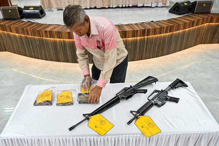 Perwira menengah Polda Aceh itu mengatakan penyerahan senjata api tersebut berawal sosialisasi tambang ilegal. Setelah sosialisasi, ada tokoh menyampaikan keinginan untuk menyerahkan senjata api yang selama ini disimpan.