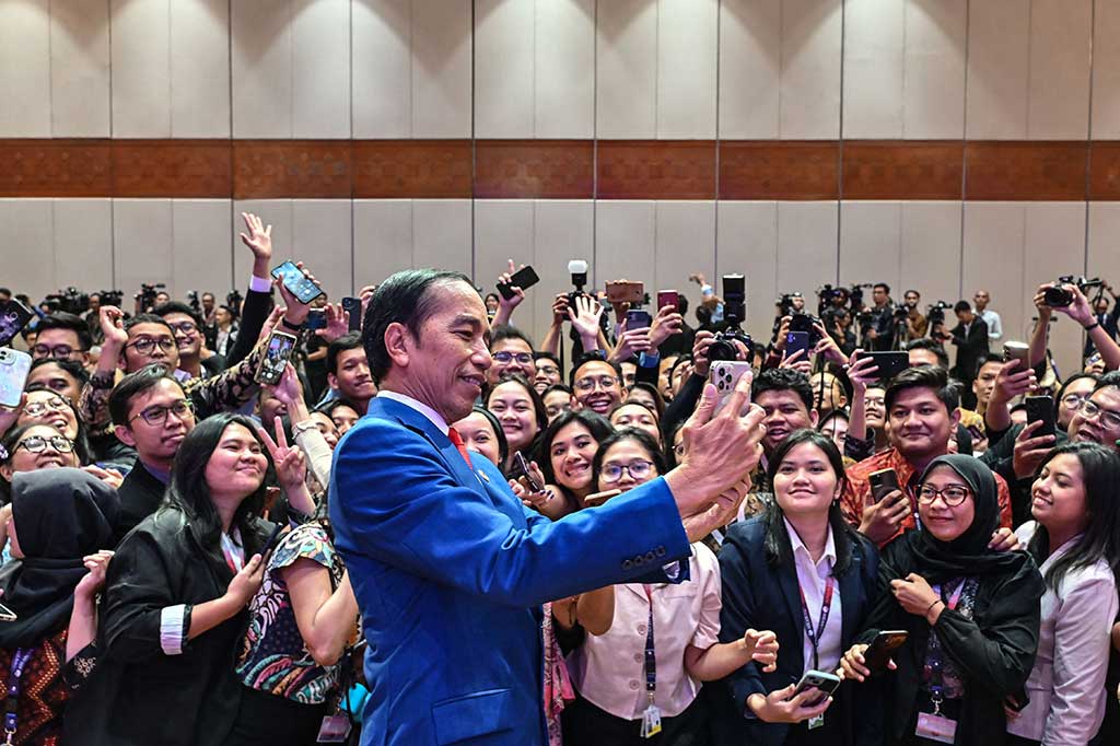 Selain itu, turut hadir dua negara undangan, yakni Bangladesh sebagai Ketua Indian Ocean Rim Association (IORA) pada tahun 2023 dan Kepulauan Cook sebagai Ketua Pacific Island Forum (PIF).