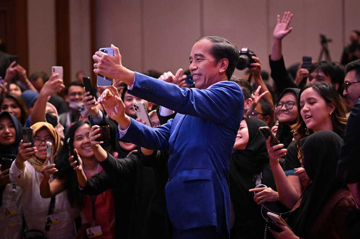 Pertemuan para pemimpin kawasan dengan populasi 680 juta penduduk itu mengusung tema ASEAN Matters: Epicentrum of Growth agar kawasan ekonomi ASEAN dapat bertumbuh cepat, inklusif, berkelanjutan, dan menjadi pusat pertumbuhan ekonomi dunia.