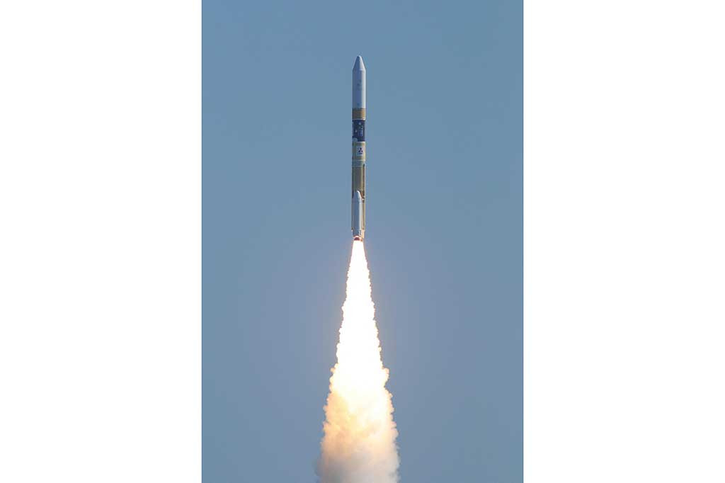 Disaksikan 35 ribu orang secara daring, roket H-IIA lepas landas Kamis pagi, dari pulau selatan Tanegashima pendarat. Diperkirakan kendaraan itu akan mendarat di permukaan bulan pada awal 2024.