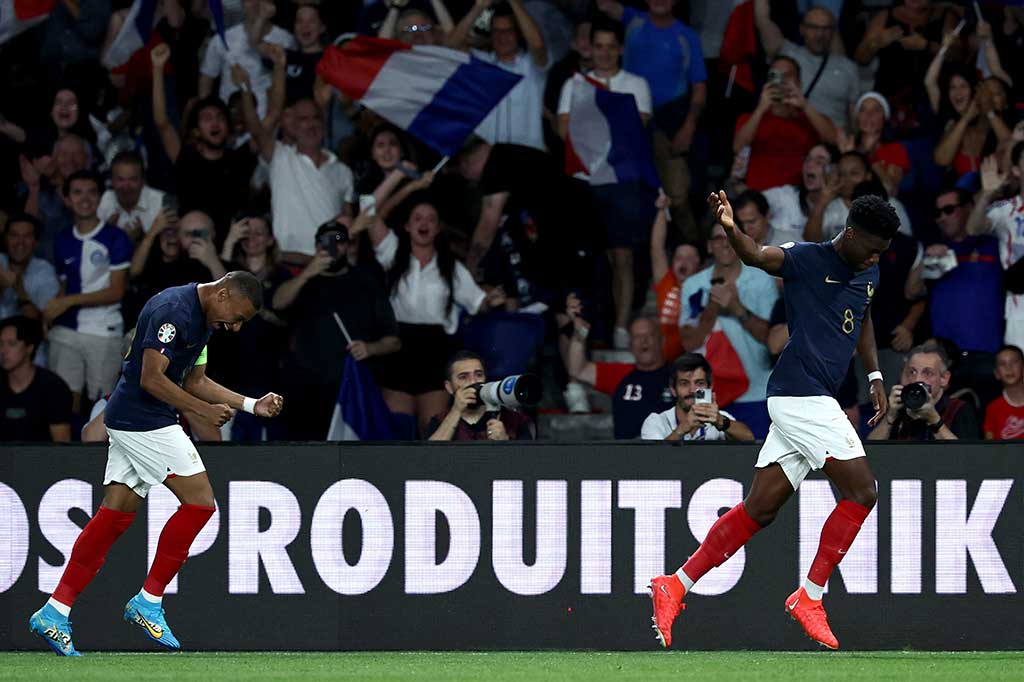 Skuad asuhan Didier Deschamps akhirnya mampu memecah kebuntuan pada menit ke-19 berkat gol yang dicetak oleh gelandang asal Real Madrid Aurelien Tchouameni.