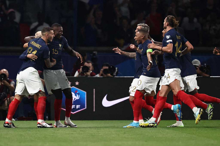 Les Blues berhasil menggandakan keunggulan melalui gol yang dicetak oleh Marcus Thuram pada menit ke-48, setelah menyambut bola pantul tendangan Mbappe.