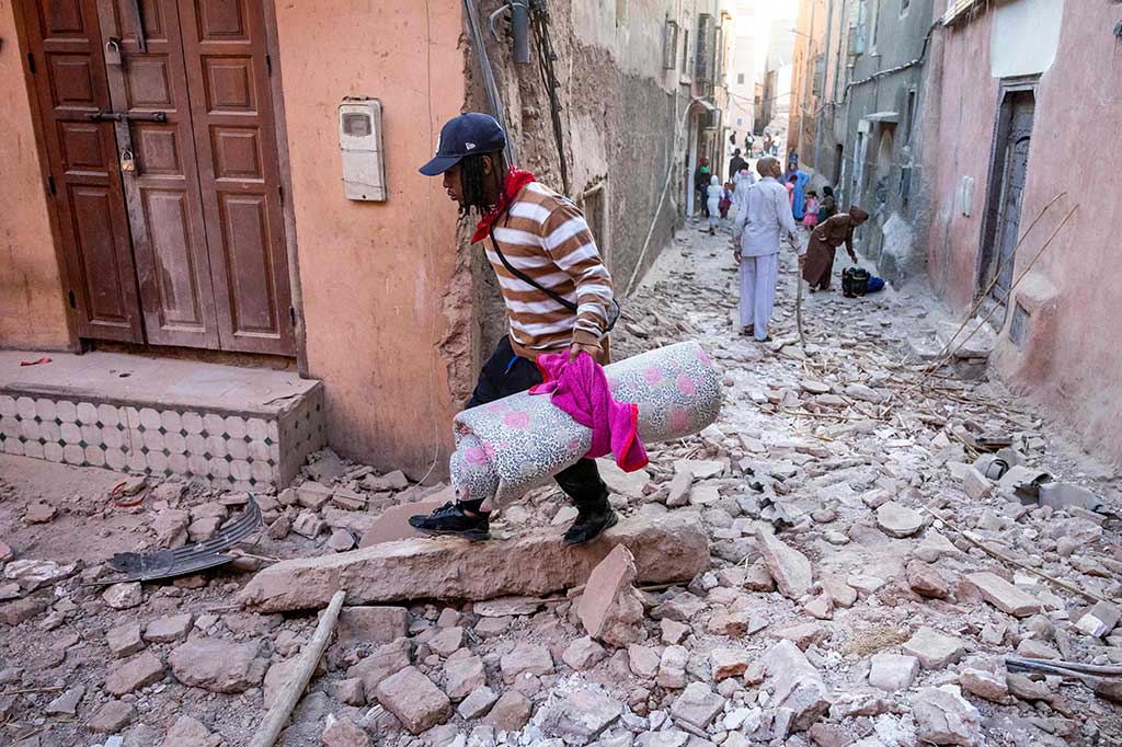 Getaran kuat juga dirasakan di kota pesisir Rabat, Casablanca dan Essaouira. Media Maroko melaporkan gempa tersebut merupakan gempa terkuat yang pernah melanda negara tersebut.
