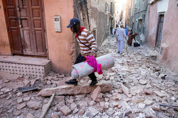 Getaran kuat juga dirasakan di kota pesisir Rabat, Casablanca dan Essaouira. Media Maroko melaporkan gempa tersebut merupakan gempa terkuat yang pernah melanda negara tersebut.
