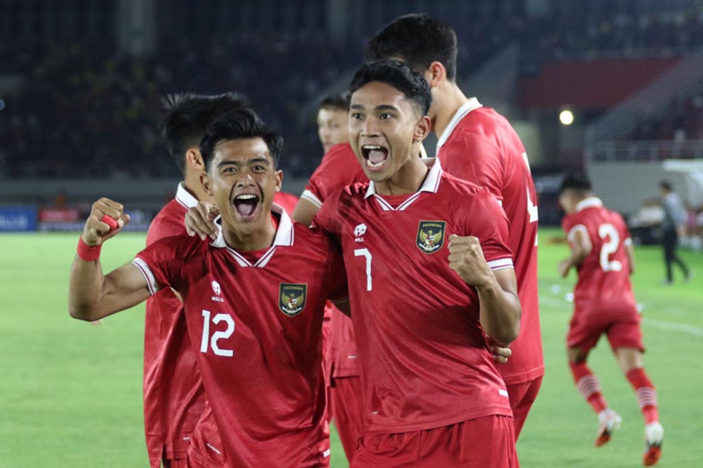 Witan Sulaeman ikut memperbesar keunggulan Indonesia pada menit ke-30, sedangkan pada menit ke-40 terdapat gol Ilham Rio Fahmi yang memastikan timnas U-23 unggul 5-0 saat turun minum. Situasi pesta gol ini lantas berlanjut pada babak kedua.