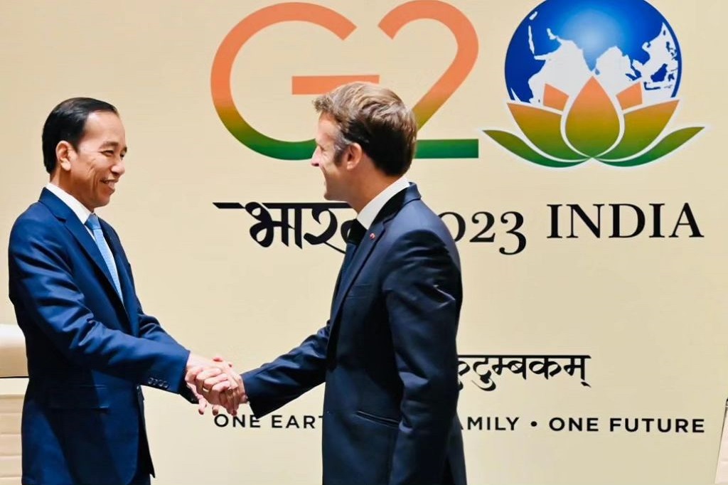 Presiden Joko Widodo melakukan pertemuan bilateral dengan Presiden Republik Prancis Emmanuel Macron di Bharat Mandapam, IECC, Pragati Maidan, New Delhi, India, Sabtu, 9 September 2023.