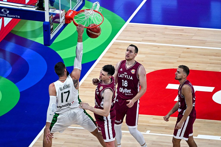Latvia mencapai posisi lima dalam kompetisi Piala Dunia FIBA pertama yang diikutinya setelah bermain sebanyak delapan kali dan hanya menelan dua kekalahan, yakni sampai babak perempat final dan babak klasifikasi urutan kelima sampai tujuh