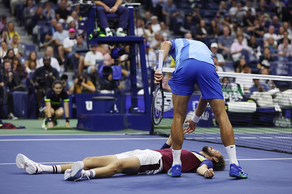 Petenis Serbia ini adalah orang pertama yang memenangkan tiga turnamen Grand Slam dalam satu musim sebanyak empat kali, dan menjadi puncak kembalinya ia menjadi petenis nomor satu dunia dengan cara yang paling tepat di dalam Stadion Arthur Ashe.