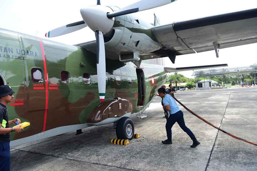 Ia mengungkapkan, kegiatan operasi TMC di Riau yang dilakukan menggunakan pesawat cassa NC-212i TNI Angkatan Udara dan berposko di Lanud Roesmin Nurjadin, Kota Pekanbaru, Riau.