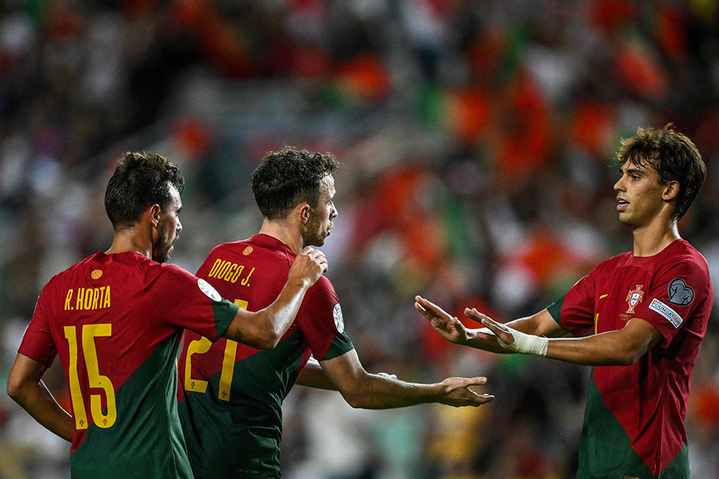 Jota turut mencatatkan gol keduanya pada pertandingan ini setelah berhasil memanfaatkan kemelut di kotak penalti Luxemburg pada menit ke-77 dan skor berubah menjadi 7-0.