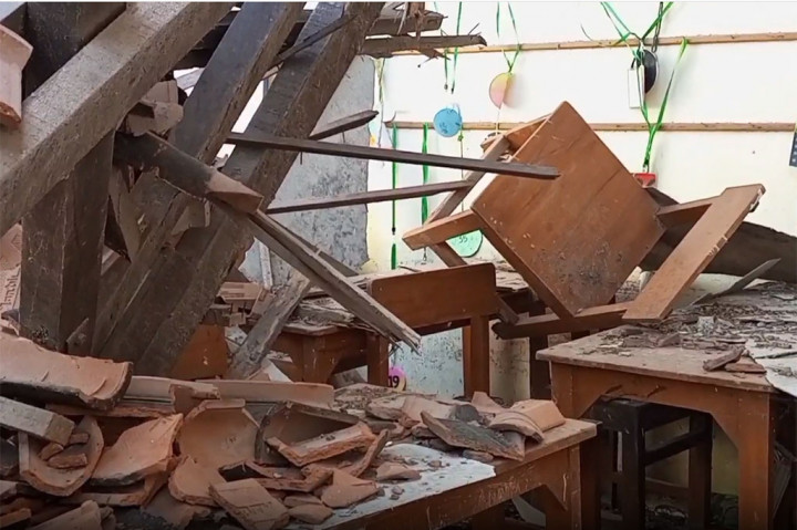 Pihak sekolah berharap pemerintah segera merealisasikan bantuan pembangunan untuk empat ruangan sekolah agar kegiatan belajar mengajar kembali lancar. Pasalnya, usia bangunan yang sudah tua dan konstruksi atap yang rapuh dapat membahayakan keselamatan siswa dan guru pengajar.