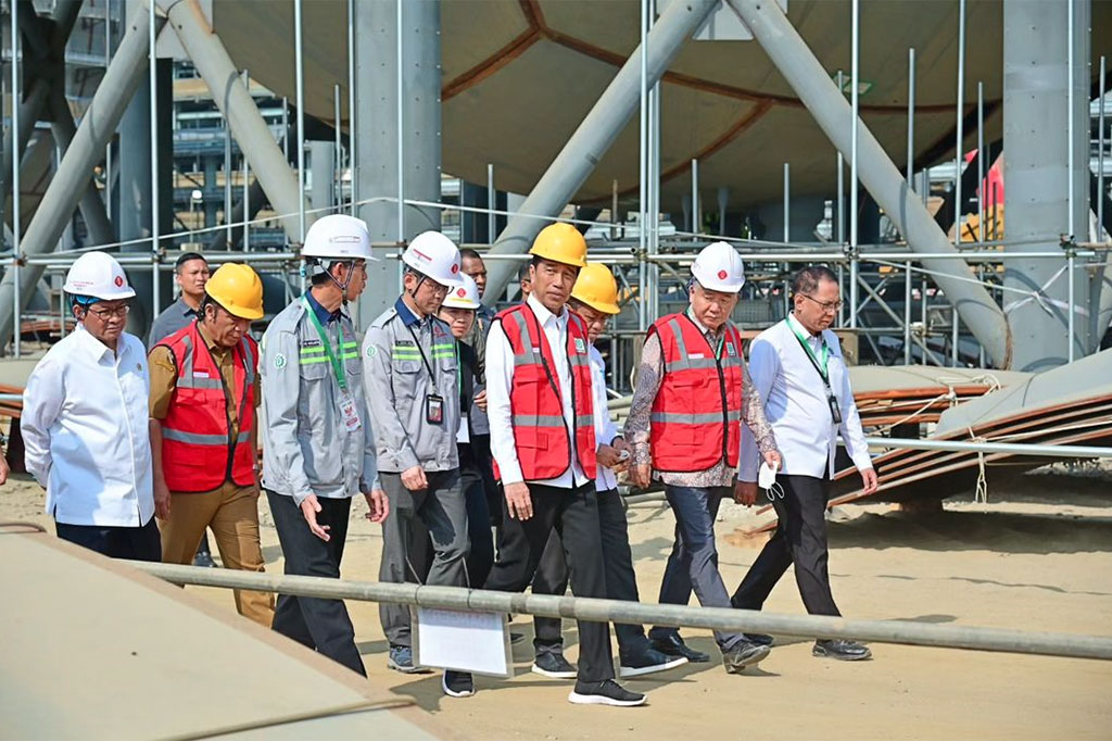 Presiden Joko Widodo mengatakan pembangunan proyek pabrik petrokimia di Cilegon, Banten, akan menjadi substitusi impor petrokimia. 