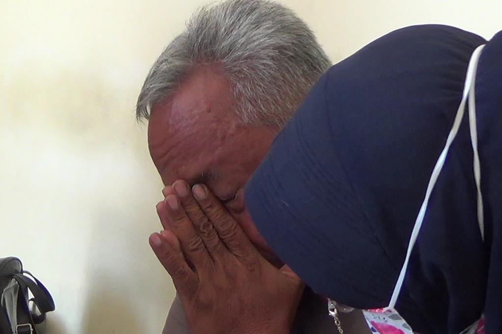 Dalam keterangannya di persidangan, Kades Supriyanto mengakui, proyek dari dana BKKD dikerjakan tanpa tender. Padahal nilai proyek Rp1,726 miliar, diperuntukkan pembangunan aspal dan rigid beton. 