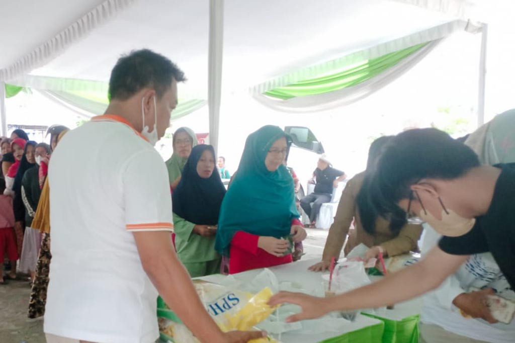 Pemerintah Provinsi Sumatra Selatan kembali menggencarkan gerakan pasar murah demi menekan harga beras. Kali ini, GPM digelar di Kecamatan Alang-Alang Lebar Palembang, Dinas Ketahanan Pangan dan Peternakan Sumsel bekerjasama dengan stakeholder, Selasa, 12 September 2023.