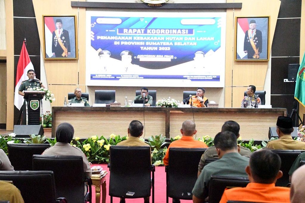 Sebab, saat ini Australia dan Singapura yang merupakan tetangga telah memberikan 'warning' Indonesia agar tak kembali mengirimkan asap ke negaranya.