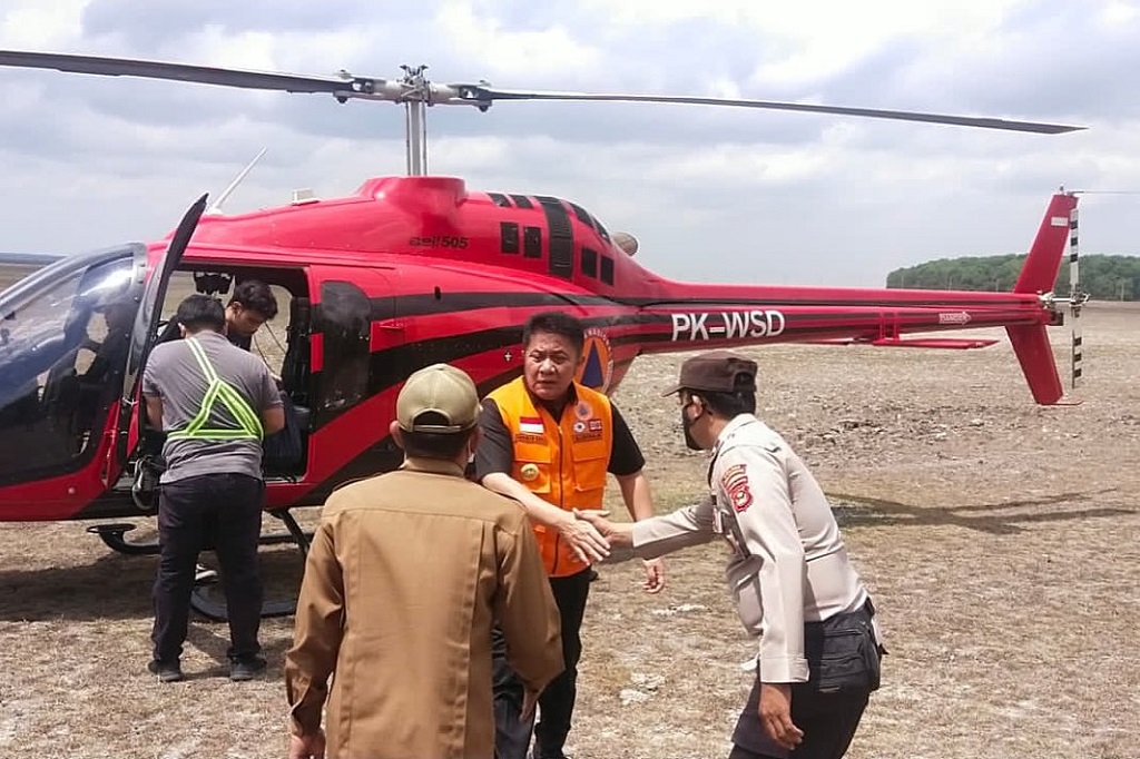 Kebakaran hutan dan lahan yang terjadi di Sumatra Selatan menyita perhatian pemerintah pusat, bahkan dunia internasional. Di Palembang, Selasa, 12 September 2023, Kepala Badan Nasional Penanggulangan Bencana (BNPB) Letjen TNI Suharyanto mengingatkan pemerintah daerah untuk memaksimalkan pemadaman karhutla yang bisa mengakibatkan bencana asap.