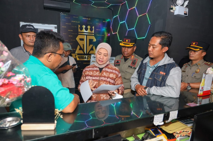 Untuk memberikan kenyamanan bagi masyarakat, Pemerintah Kota (Pemkot) Pematang Siantar melakukan pengawasan sekaligus mempertanyakan izin tempat hiburan malam (THM).