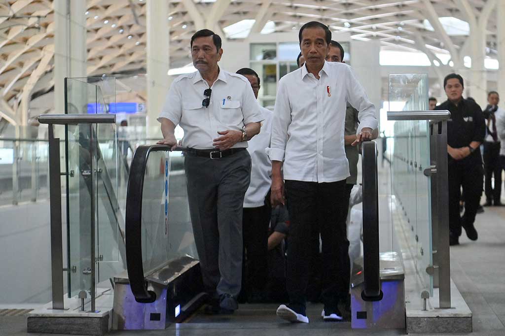 Jokowi uji coba operasional kereta cepat dari Stasiun Halim menuju Stasiun Padalarang dengan waktu tempuh perjalanan sekitar 28 menit dengan kecepatan hingga 351 km/jam. Perjalanan dilanjutkan dengan KA Feeder Kereta Cepat dari Stasiun Padalarang menuju Stasiun Bandung dengan waktu 20 menit. Dengan demikian, dari Jakarta ke Bandung menempuh waktu sekitar 50 menit.