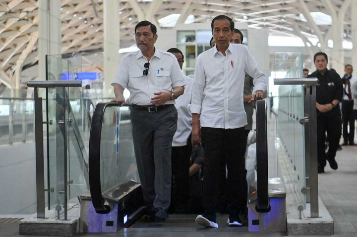 Jokowi uji coba operasional kereta cepat dari Stasiun Halim menuju Stasiun Padalarang dengan waktu tempuh perjalanan sekitar 28 menit dengan kecepatan hingga 351 km/jam. Perjalanan dilanjutkan dengan KA Feeder Kereta Cepat dari Stasiun Padalarang menuju Stasiun Bandung dengan waktu 20 menit. Dengan demikian, dari Jakarta ke Bandung menempuh waktu sekitar 50 menit.