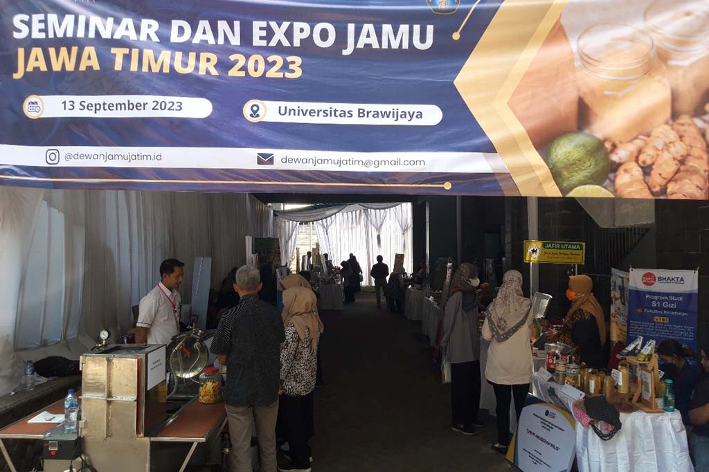 Kementerian Pariwisata dan Ekonomi Kreatif menyatakan jamu menjadi unggulan mendukung pengembangan wisata kebugaran (wellness tourism) masuk dalam rencana strategis nasional. Jamu kini menunggu penetapan Warisan Budaya Tak Benda (WBTB) di UNESCO pada Oktober-November nanti.
