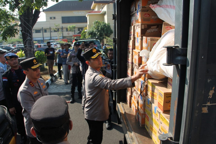Untuk menekan kebakaran hutan dan lahan di Sumatra Selatan, Kepolisian Daerah Sumatra Selatan menurunkan 300 personel ke desa-desa. Sasarannya yakni desa yang dipetakan rentan terjadinya kebakaran hutan dan lahan pada musim kemarau 2023 dan dampak El Nino sebagai tindakan pencegahan.