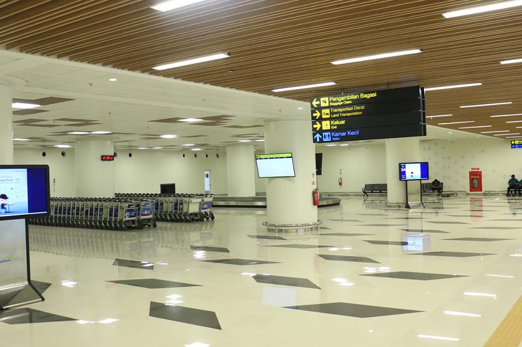 PT Angkasa Pura 1 Bandara Juanda memindahkan pintu kedatangan penerbangan domestik AirAsia dan Pelita Air ke Terminal 1A per 15 September mendatang.
