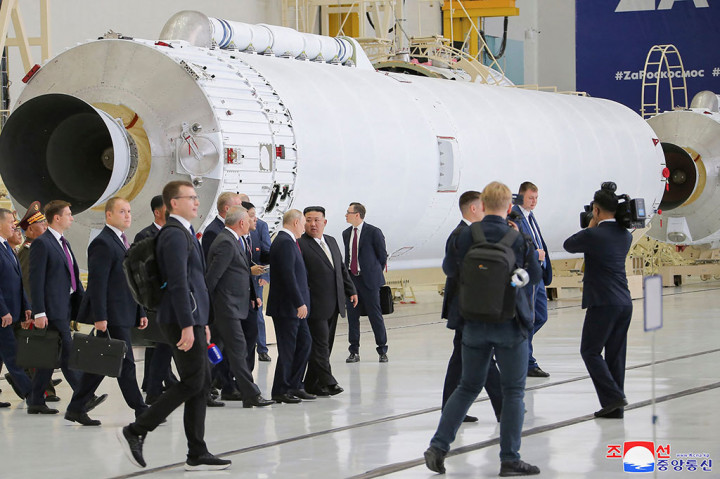 Pada kesempatan tersebut Putin juga mendapat undangan untuk mengunjungi Korea Utara.