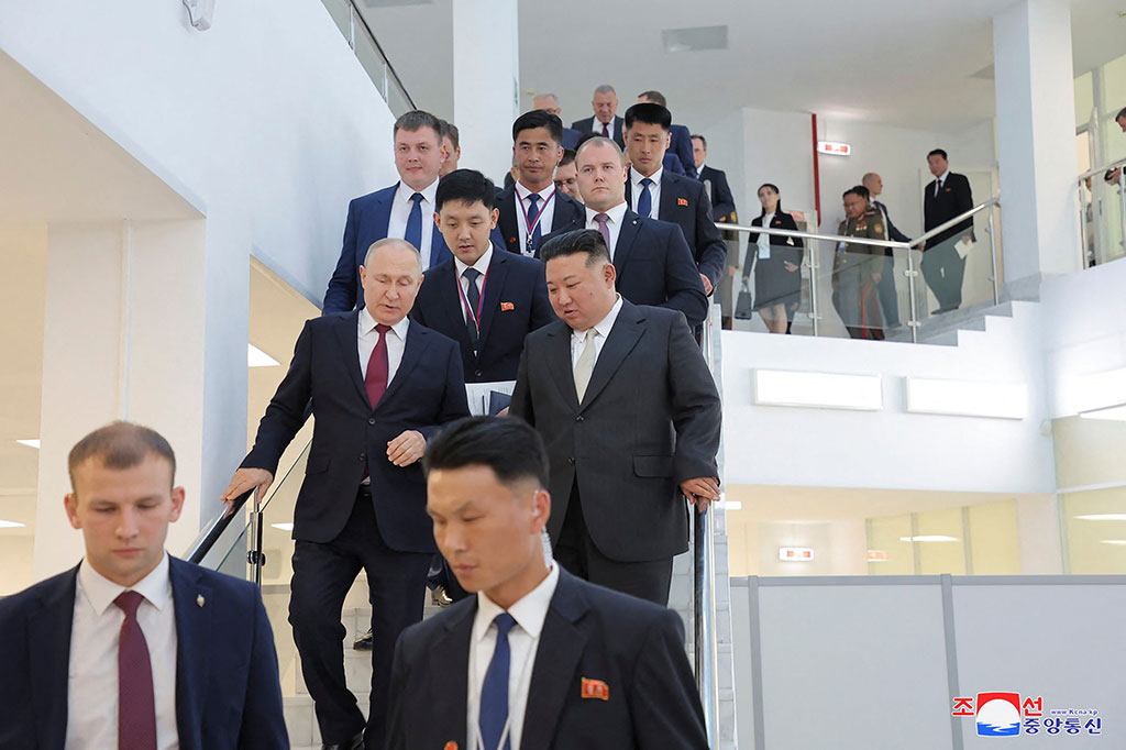 Sementara hasil dari pertemuan puncak kedua pemimpin tersebut antara lain janji Rusia untuk membantu program luar angkasa Korea Utara, Putin mengatakan kepada wartawan bahwa dia melihat kemungkinan untuk kerja sama militer. 