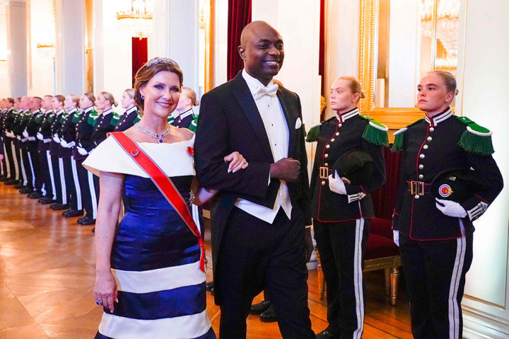 Putri Norwegia Martha Louise, anak tertua Raja Harald dan Ratu Sonja, akan menikah dengan dukun Durek Verrett pada 31 Agustus 2024 mendatang.