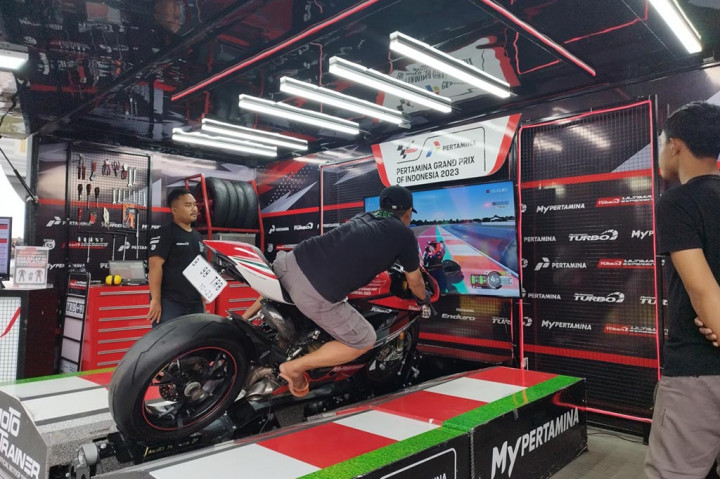 Road Show MotoGP The Ultimate Box Pertamina Grand Prix (GP) of Indonesia 2023 menyambangi DIY Kamis-Jumat (14--15/9). Warga Jogja pun dapat merasakan simulasi mengendarai sepeda motor di Sirkuit Internasional Pertamina Mandalika.