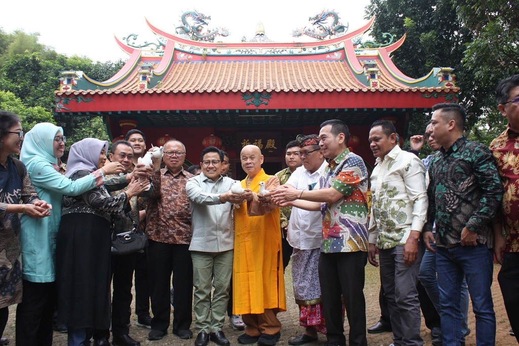 Bacawapres dari Koalisi Perubahan untuk Persatuan (KPP) Muhaimin Iskandar, melakukan dialog dengan sejumlah tokoh lintas agama. Hal itu menjadi upaya Muhaimin untuk menyerap aspirasi para tokoh agama menjelang Pemilihan Presiden (Pilpres) 2024.