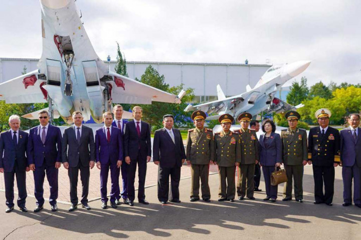 Pemimpin Korea Utara Kim Jong Un, Jumat, 15 September 2023m mengunjungi pabrik penerbangan militer Rusia, setelah pertemuan puncaknya dengan Presiden Vladimir Putin.
