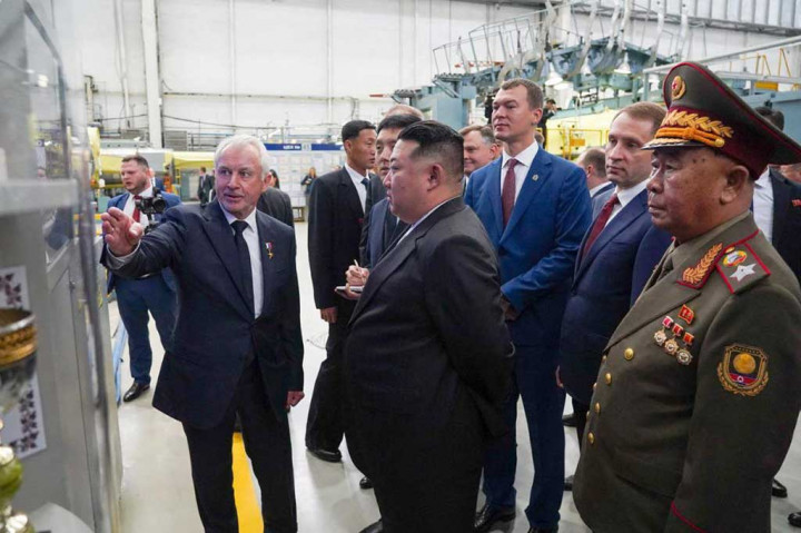 Kim mengunjungi pabrik penerbangan militer dan sipil di timur jauh Komsomolsk-on-Amur, yang merupakan pusat teknik utama Rusia, kata Moskow dalam sebuah pernyataan.