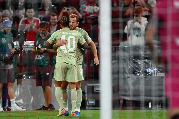 The Bavarians mampu unggul terlebih dahulu pada menit ke-7 melalui sundulan dari Harry Kane memanfaatkan bola liar dari tendangan sudut dari Leroy Sane.