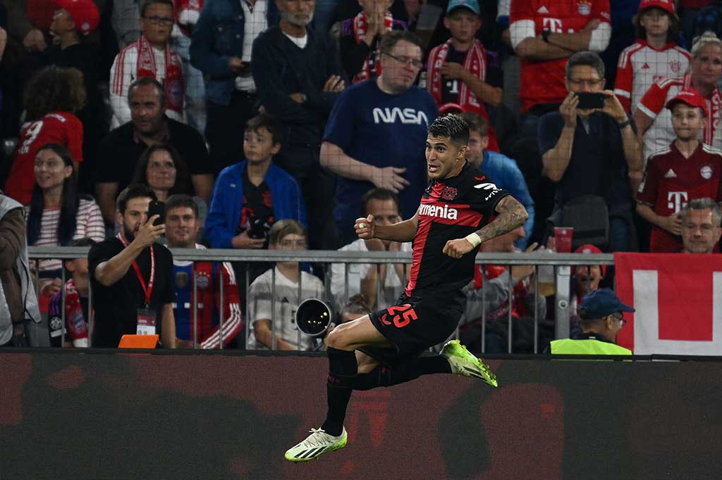 Petaka menimpa tuan rumah di masa perpanjangan waktu setelah gelandang Leverkusen Jonas Hofmann dilanggar oleh Alphonso Davies di dalam kotak penalti. Exequiel Palacios yang menjadi algojo penalti sukses memperdaya Ulreich melalui tembakan keras di sisi kanan yang tak mampu ditahan oleh kiper berusia 35 tahun itu. Skor 2-2 bertahan hingga laga usai.