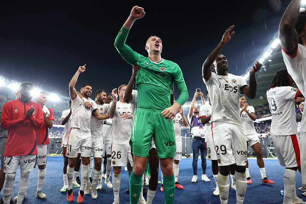 Dengan hasil minor di hadapan pendukungnya sendiri membuat tim asuhan Luis Enrique kini di posisi ketiga klasemen sementara dengan raihan delapan poin. Sementara itu Nice mampu menggeser posisi PSG dan menempati peringkat kedua klasemen sementara dengan torehan sembilan poin.