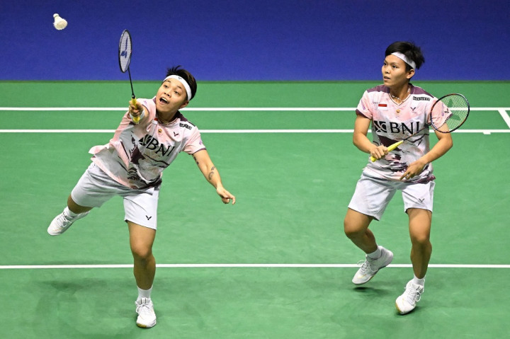 Apri/Fadia menyabet gelar juara ketiga dalam ajang BWF World Tour itu setelah membukukan skor 14-21, 24-22, 21-9.