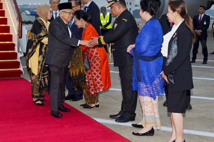 Selama di Shanghai, Wapres akan melaksanakan serangkaian kegiatan, diantaranya kunjungan ke Lembaga Pengkajian Pangan, Obat-obatan, dan Kosmetika Majelis Ulama Indonesia (LPPOM MUI) Shanghai, serta pertemuan dengan pengusaha Burung Walet dan pengusaha sektor halal. 