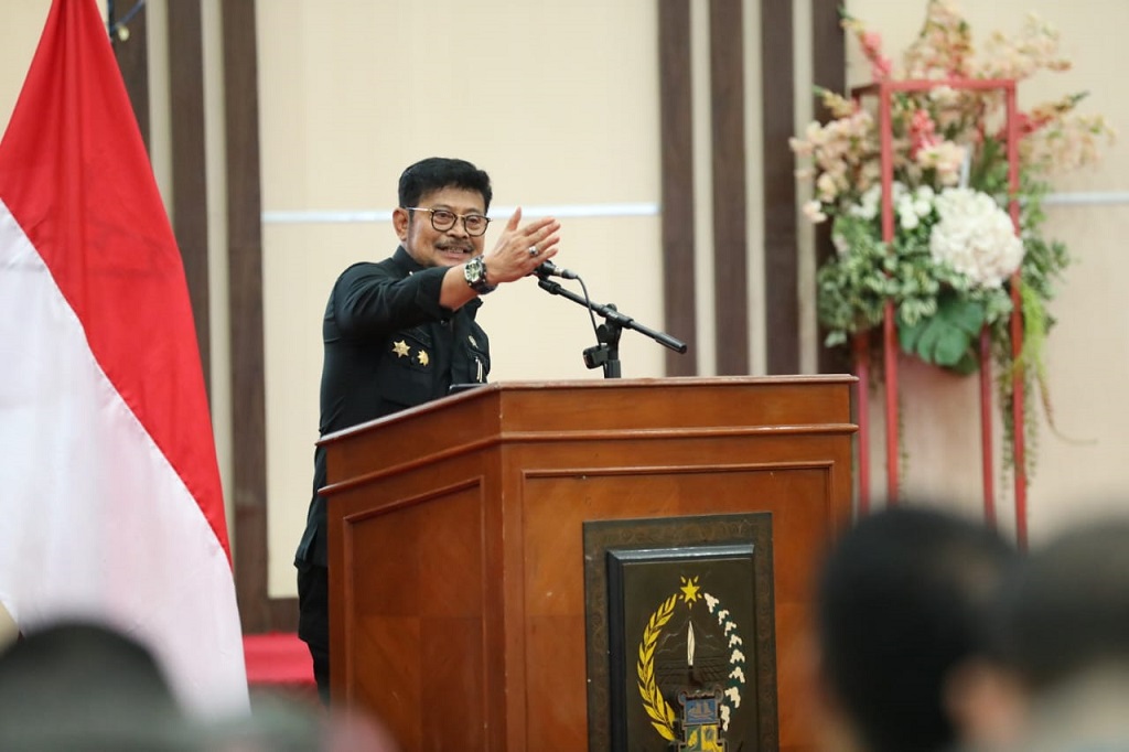 Provinsi Sulawesi Selatan menjadi salah satu provinsi yang menjadi lokasi Gerakan nasional (Gernas) Penanganan El Nino dengan luasan sebesar 32.503 hektare yang tersebar di 11 kabupaten. Untuk menunjang itu, Kementerian Pertanian, memberikan bantuan kepada Pemprov Sulsel, sebanyak 30 unit traktor roda 4, 30 unit traktor roda 2, 30 unit cultivator, 40 unit pompa air, dan 50 unit handsprayer.