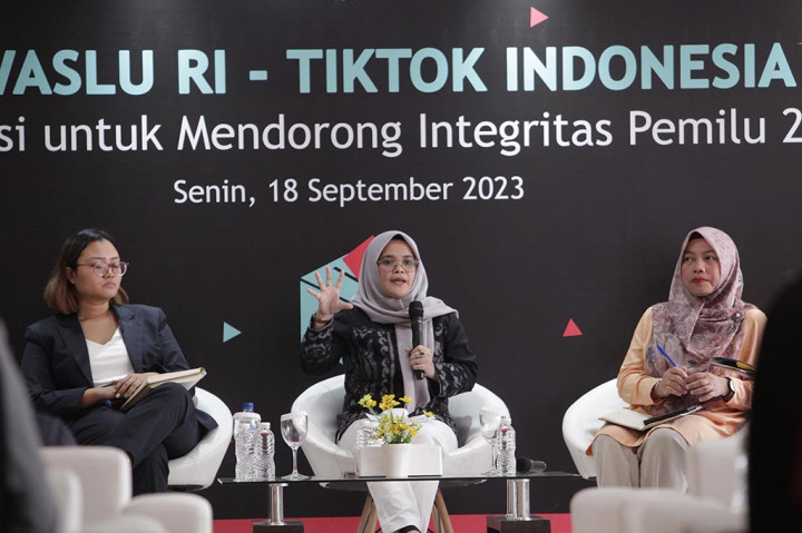 Sementara itu, Head of Public Policy and Government Relation Tiktok Indonesia, Firry Wahid mengatakan penandatanganan MoU tersebut merupakan bentuk komitmen TikTok dalam mendorong Pemilu yang berintegritas. Dia juga mengatakan bahwa TikTok akan membantu mengedukasi tentang Pemilu terhadap pemilih.