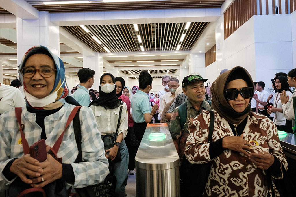 Tiap hari, kata Eva, pihaknya menyiapkan kuota sekitar 2.000 tempat duduk yang terbagi dalam empat perjalanan kereta dengan masing-masingnya tersedia kuota 500-550 tempat duduk tiap rangkaian kereta.