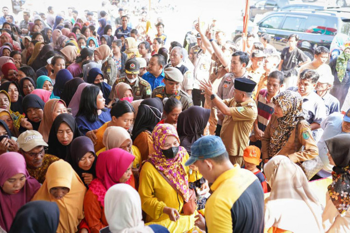 Ia mengatakan, dalam pelaksanaan operasi pasar murah ini, Pemkab Muba menggandeng Bulog Sumsel Babel untuk menyediakan beras SPHP yang harganya cukup terjangkau bagi masyarakat.